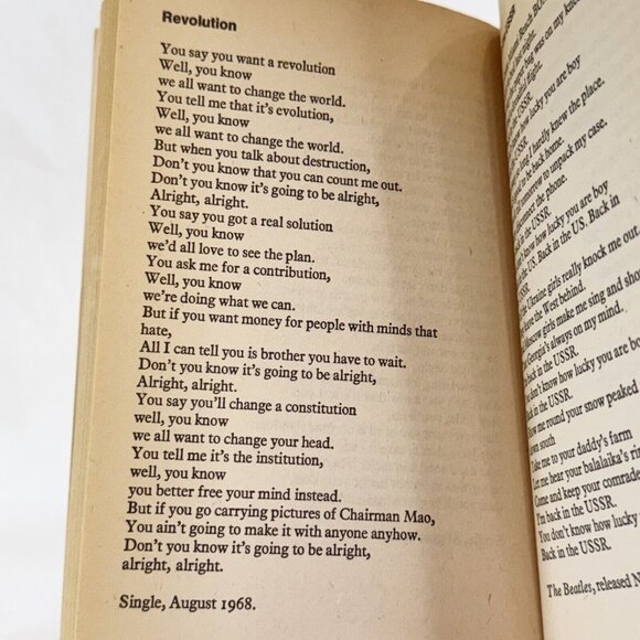 The Beatles Lyrics Paperback Pocket Book Futura Edition 1979 - Picture 11 of 11